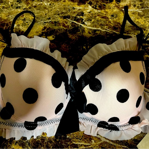 Bra - Picture 1 of 2